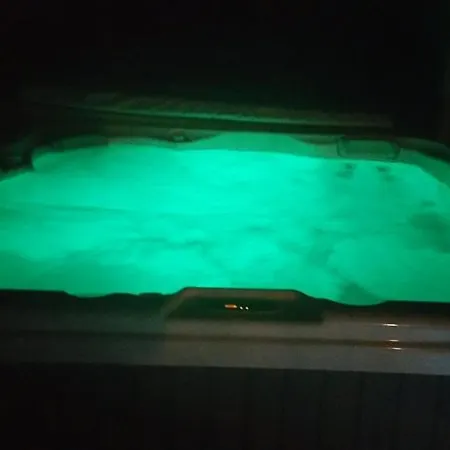 Talassa With Heated Pool, Jacuzzi And 4x4 Car Villa
