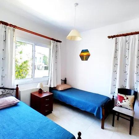 Talassa With Heated Pool, Jacuzzi And 4x4 Car Peyia