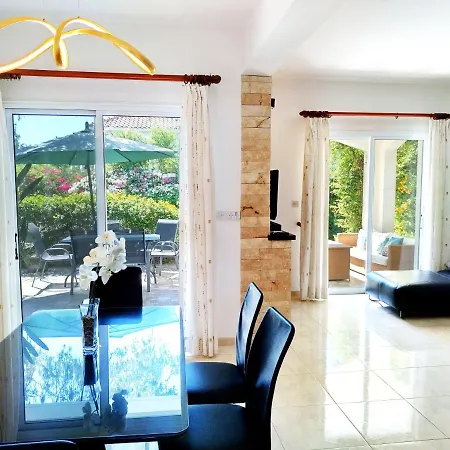 Villa Talassa With Optional Heated Pool, Jacuzzi And 4x4 Car *