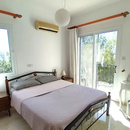 Talassa With Optional Heated Pool, Jacuzzi And 4x4 Car Vilă Peyia